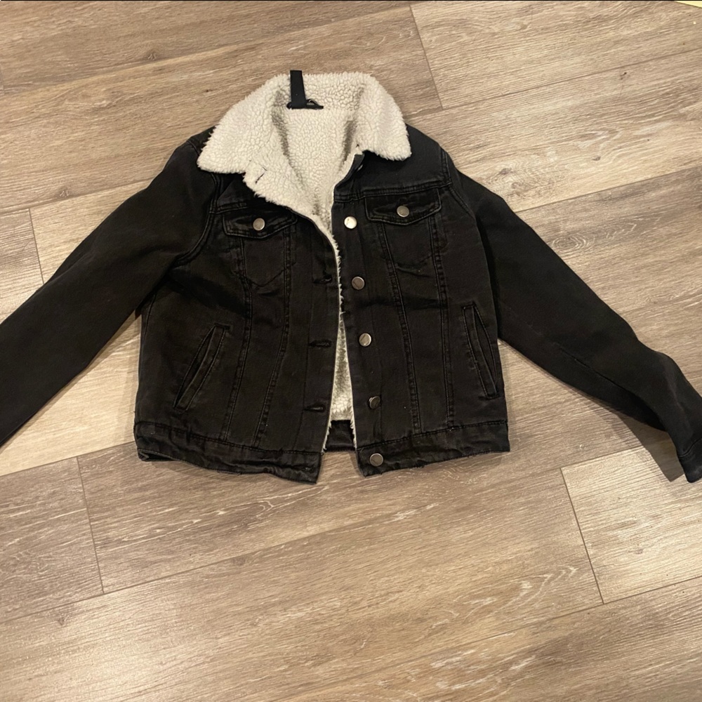 Size S super cute for the winter!